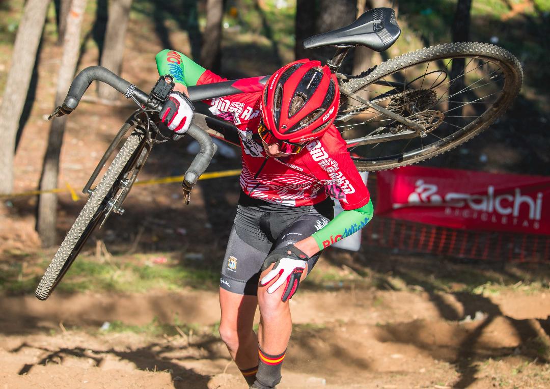 Noelia Ortiz y Aarón Cordero, victorias peleadas en el ciclocross de Mejorada del Campo