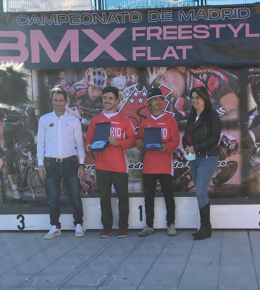 Varo Hernández y José Lizcano, primeros campeones de Madrid de BMX free style flat de la historia