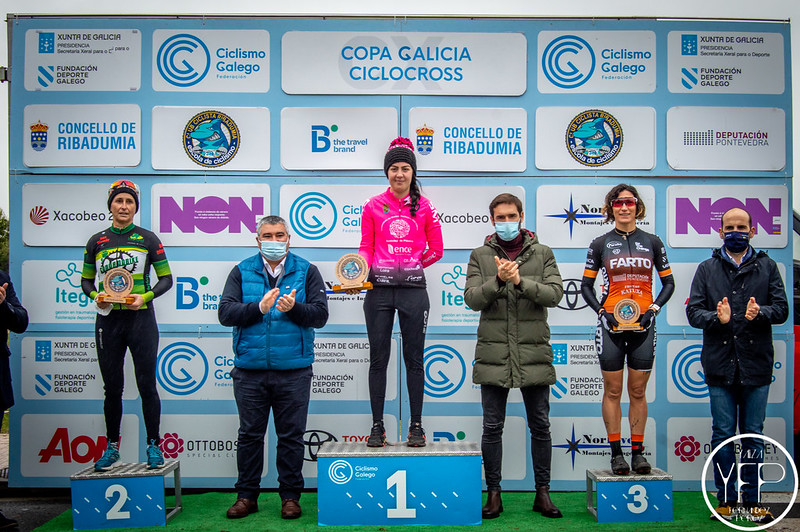 Ribadumia volve gozar do ciclocrós con Carla Fernández e Miguel Rodríguez vencendo na Copa Galicia