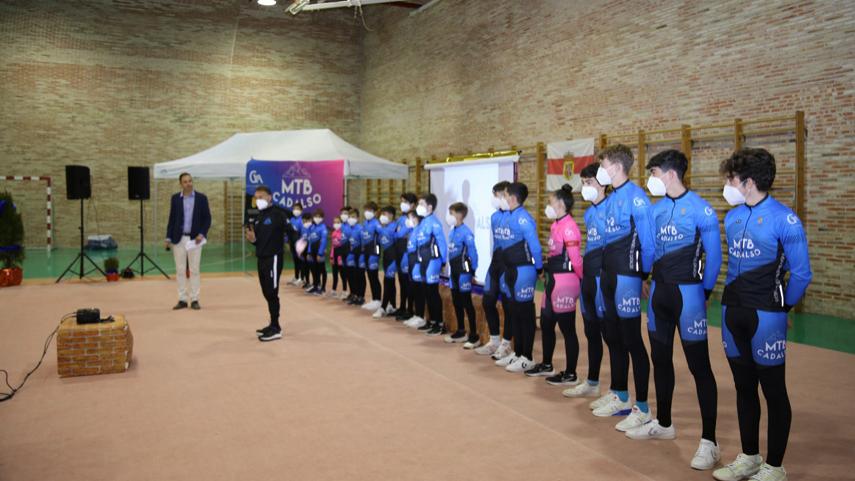 Presentada-la-plantilla-del-Cadalso-MTB-Club-para-la-temporada-2022