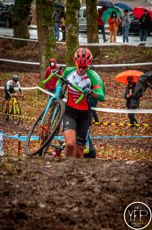 Irene Trabazo e Iván Feijoo conquistan o Campionato de Galicia de Ciclocrós en Maceda