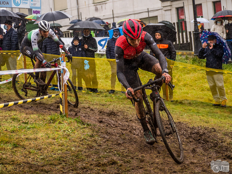 Irene Trabazo e Iván Feijoo conquistan o Campionato de Galicia de Ciclocrós en Maceda