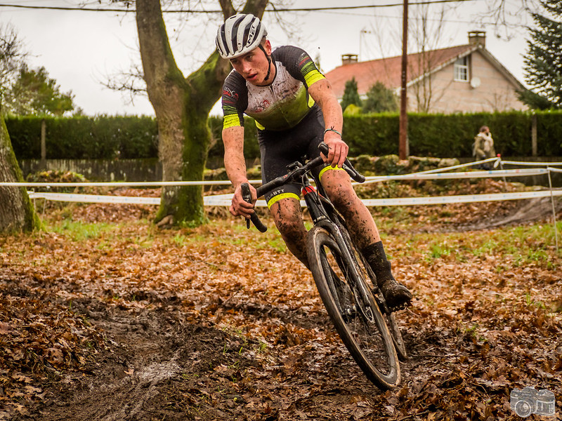 Irene Trabazo e Iván Feijoo conquistan o Campionato de Galicia de Ciclocrós en Maceda