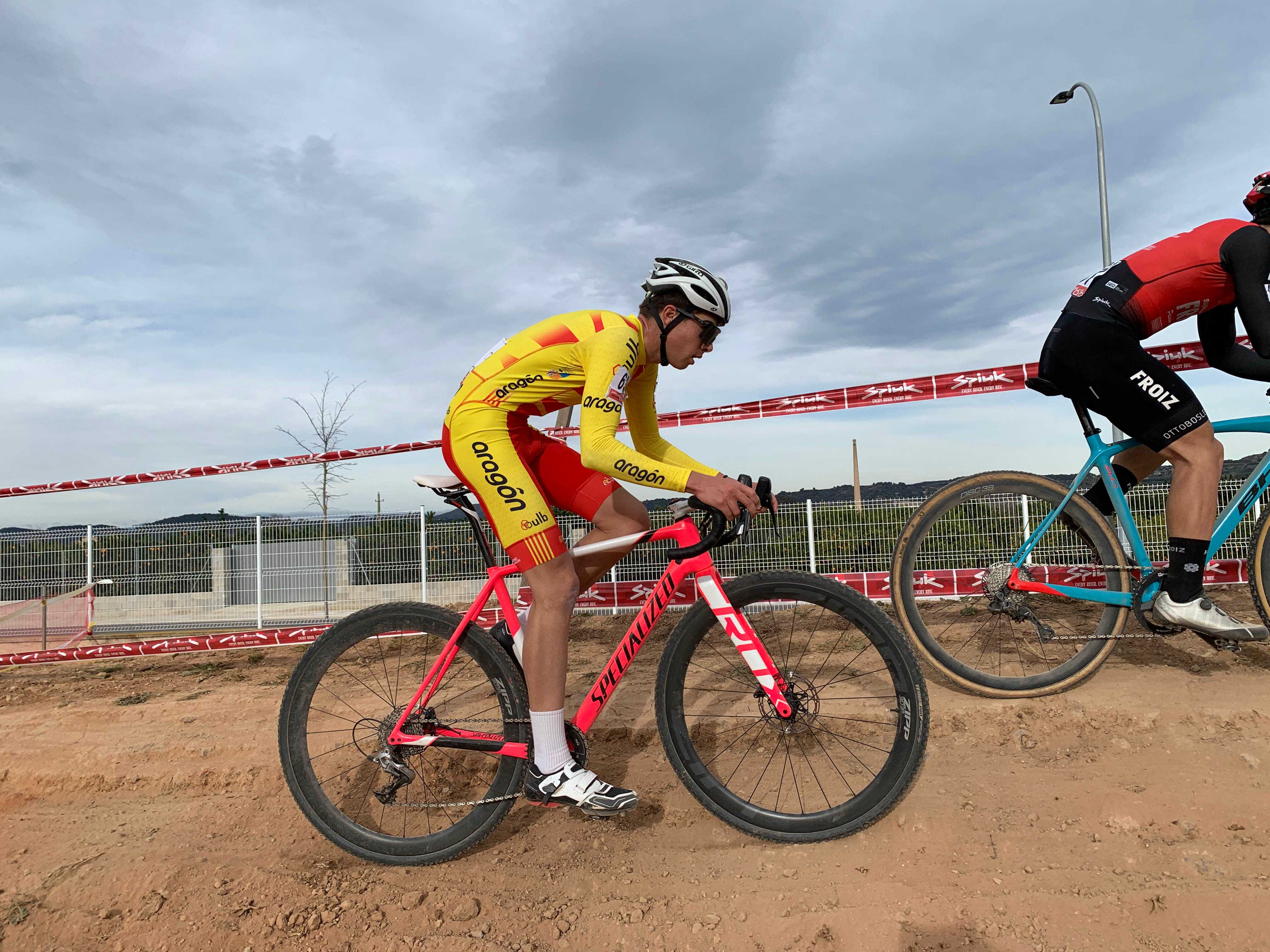 Javier Zaera compite este fin de semana en Bélgica y Holanda en su camino hacia el Mundial de Ciclocross
