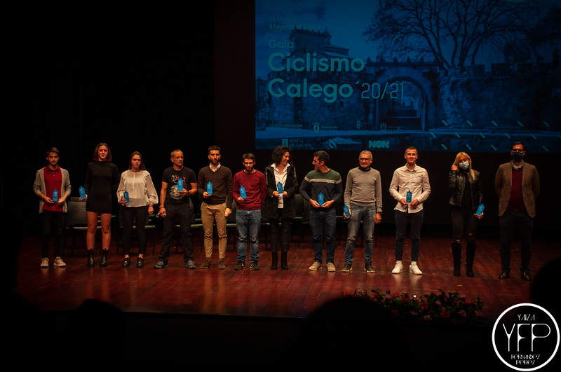 A Gala Ciclismo Galego regresou en Vilagarcía cargada de emoción