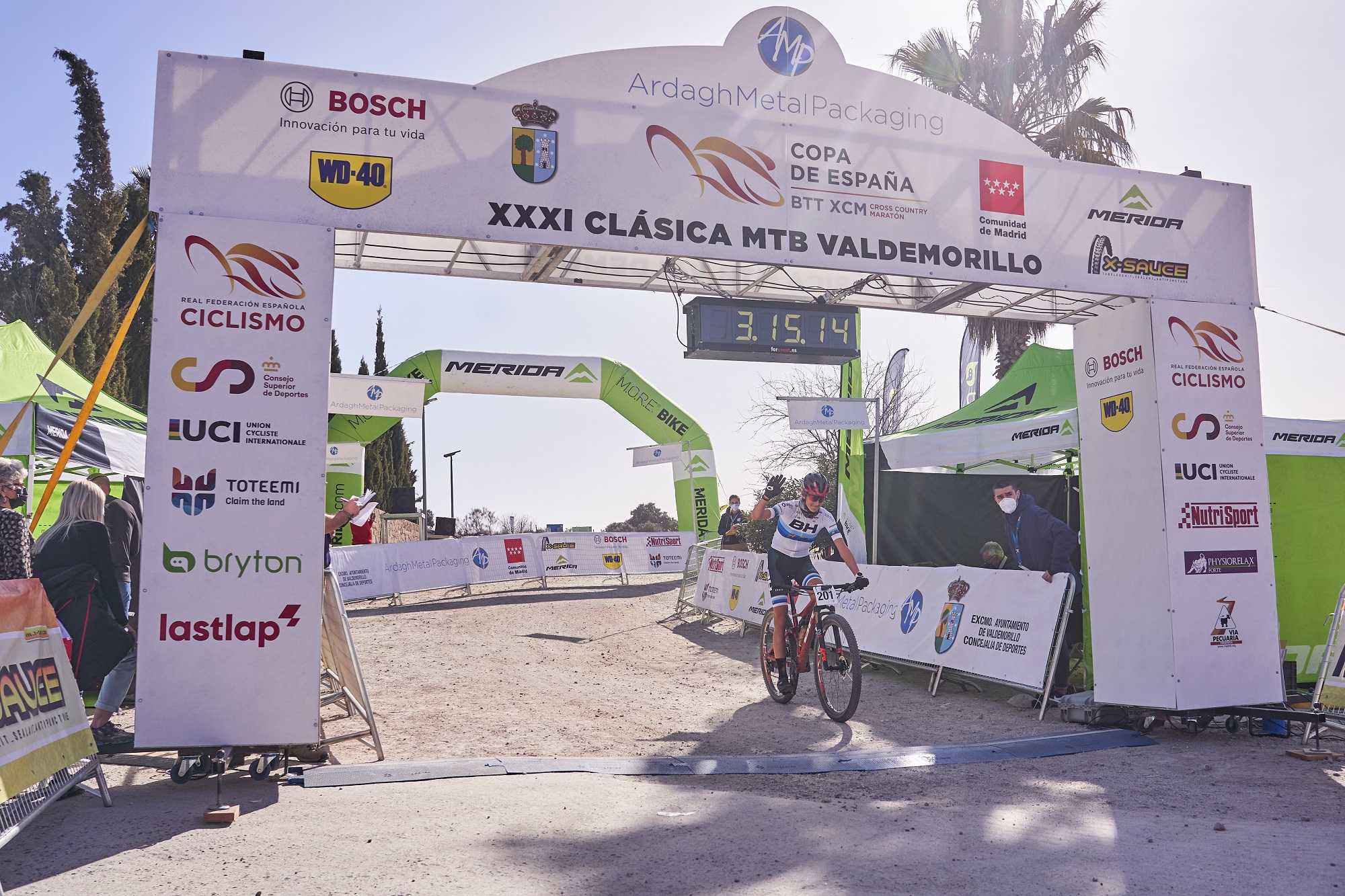 Natalia Fischer y Manuel Cordero conquistaron la XXXI edición de la Clásica MTB de Valdemorillo