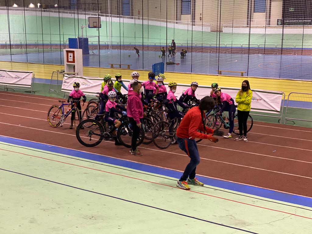 Entrenamiento Ciclismo-CentrePoint-CC Nieves y Golpe de Pedal ultimaron su preparación para pista