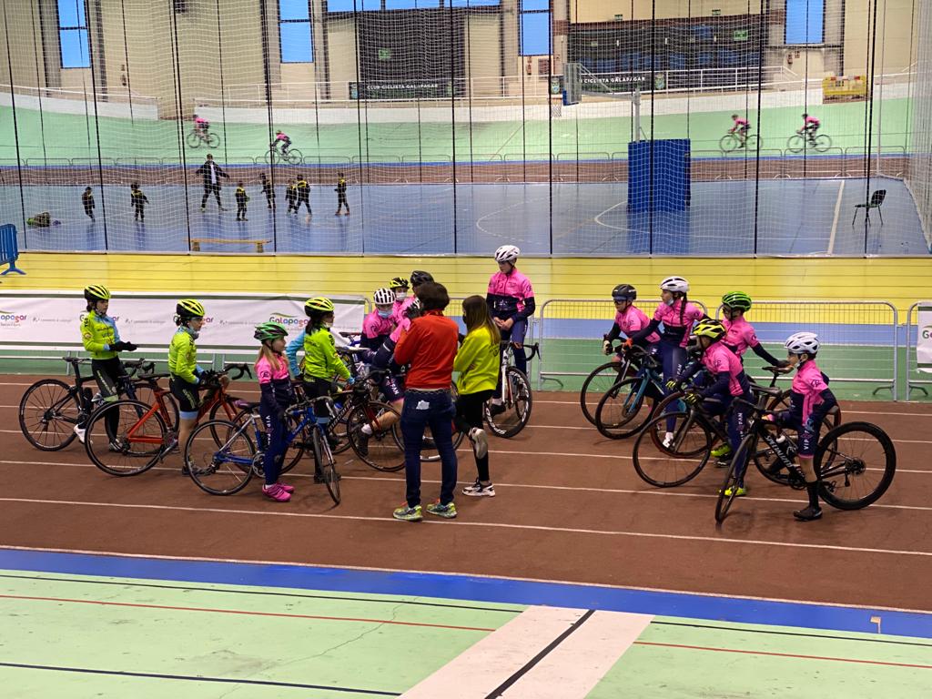 Entrenamiento Ciclismo-CentrePoint-CC Nieves y Golpe de Pedal ultimaron su preparación para pista