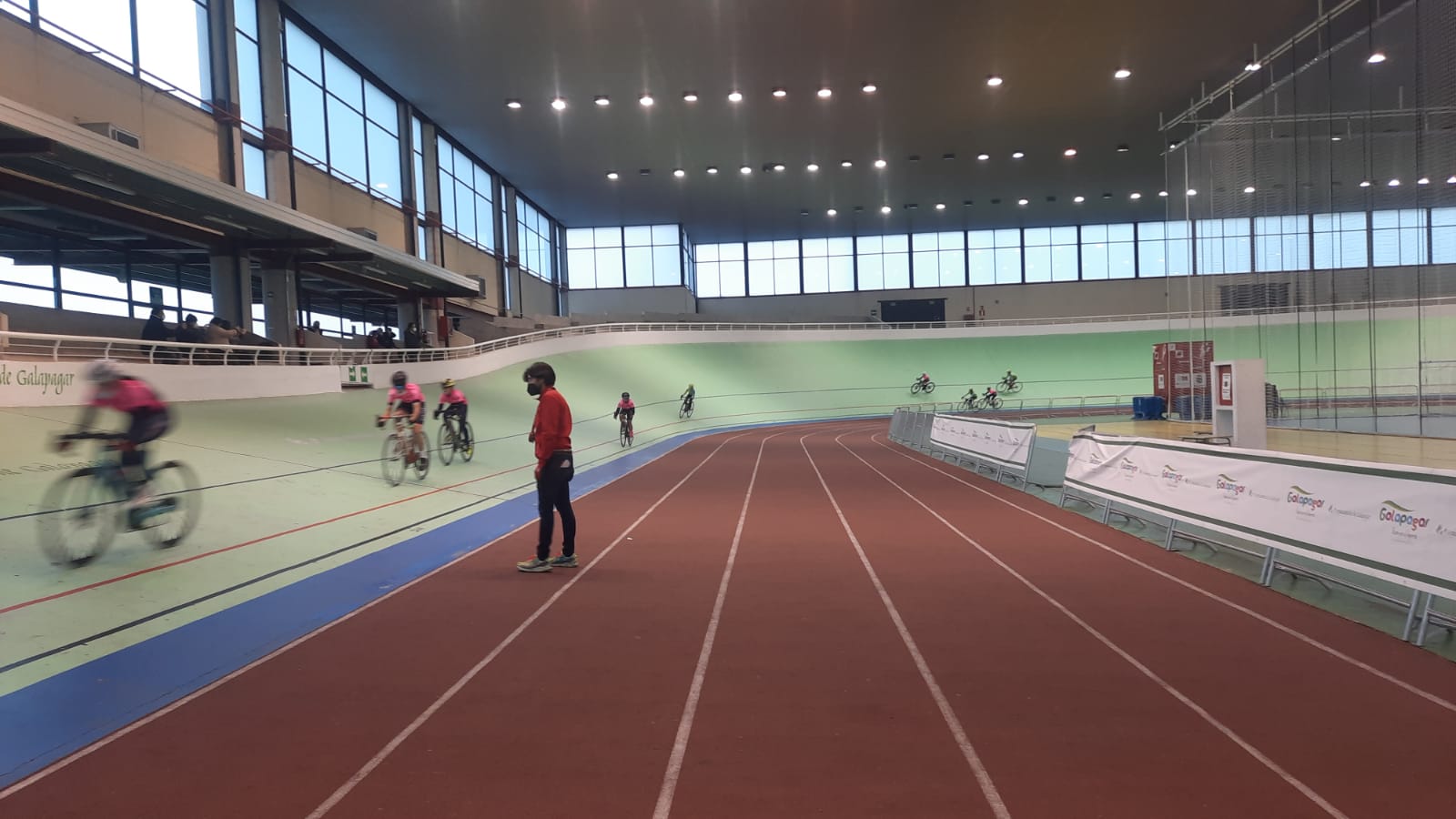 Entrenamiento Ciclismo-CentrePoint-CC Nieves y Golpe de Pedal ultimaron su preparación para pista