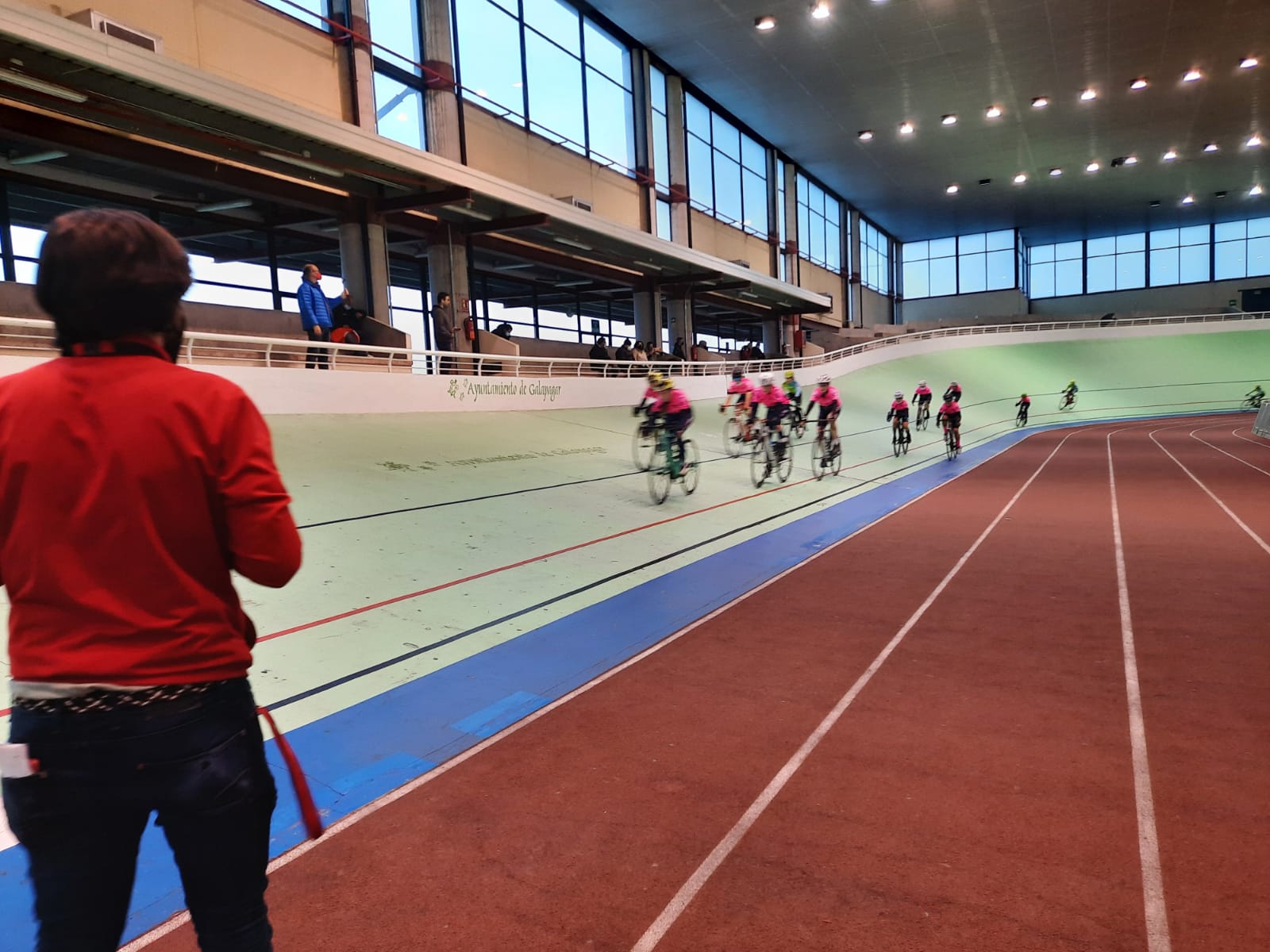 Entrenamiento Ciclismo-CentrePoint-CC Nieves y Golpe de Pedal ultimaron su preparación para pista