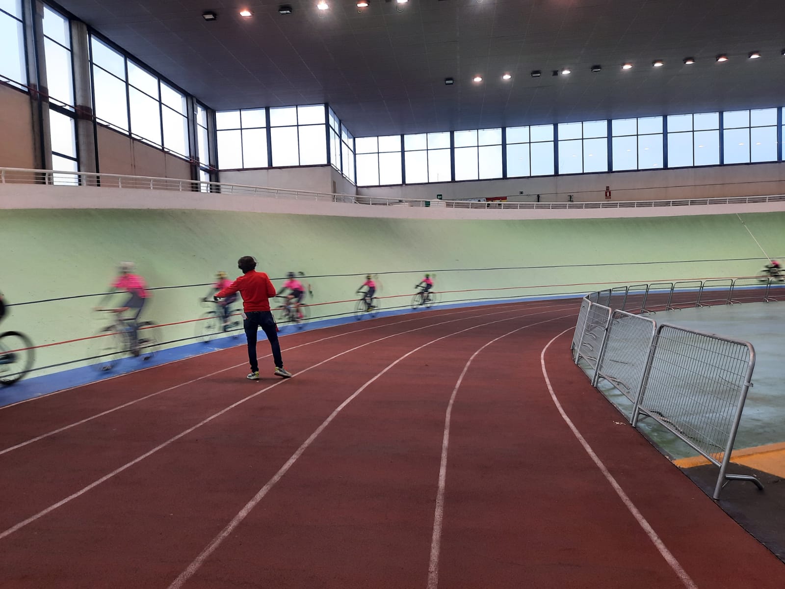 Entrenamiento Ciclismo-CentrePoint-CC Nieves y Golpe de Pedal ultimaron su preparación para pista