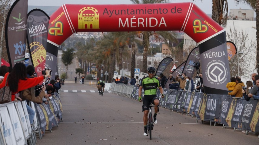LA-CAPITAL-EXTREMENA-FUE-TODO-UN-eXITO-DEL-CICLISMO-DE-CARRETERA