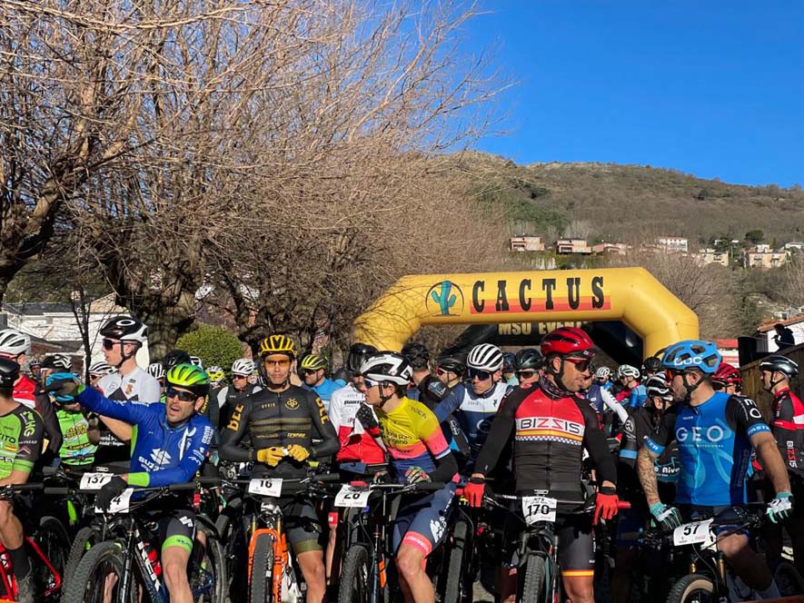 El MTB La del Mazo situó en lo más alto a Carolina Alonso y a Juan Ignacio Pérez