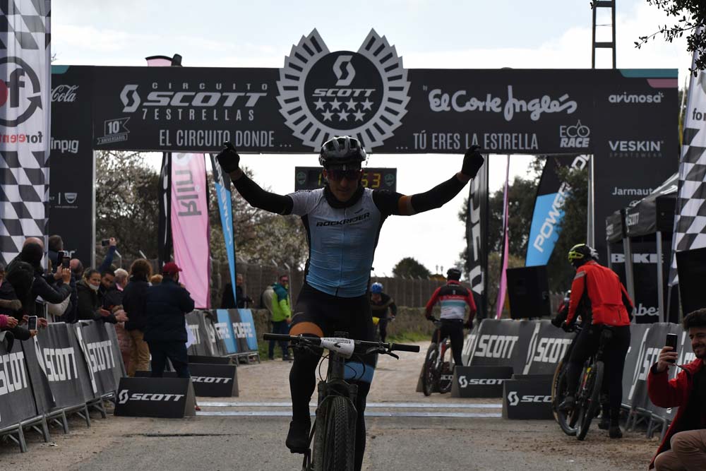 Pilar Fernández y Noel Martín fueron las estrellas en el XXIV Rally de los Embalses