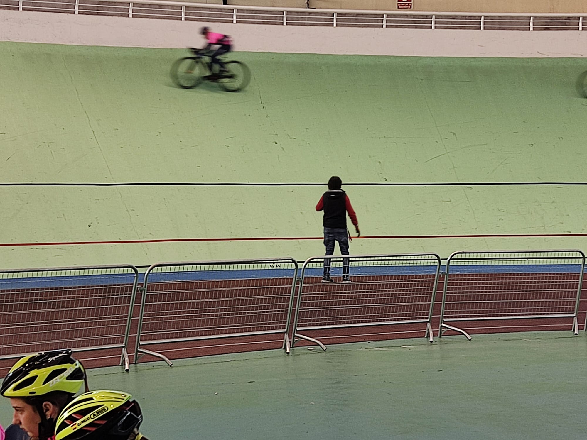 Golpe de Pedal y Entrenamiento Ciclismo-CentrePoint-CC Nieves repitieron sesión preparatoria de pista