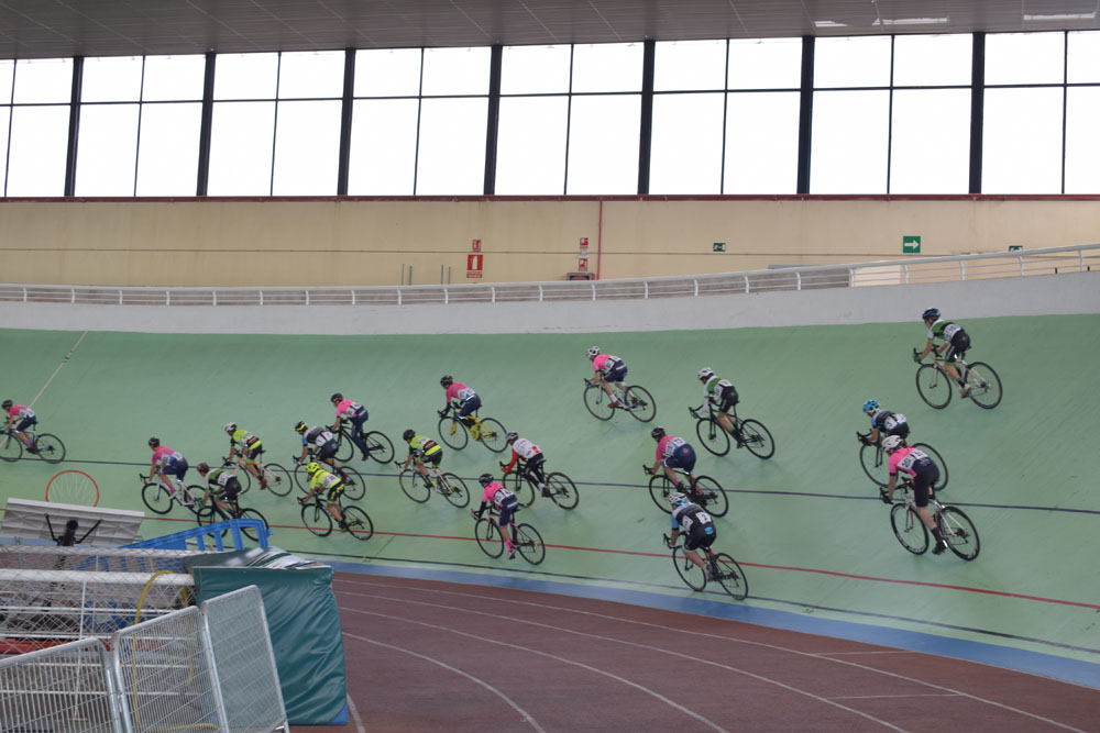 Galapagar vivió el desenlace de la segunda y última puntuable de la Liga de pista de la FMC