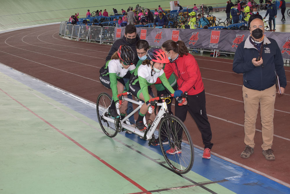 Galapagar vivió el desenlace de la segunda y última puntuable de la Liga de pista de la FMC