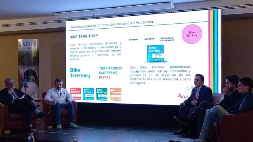 La-RFEC-presenta-en-la-Andalucia-BikeXperience-su-labor-en-la-dinamizacion-del-turismo-en-bicicleta