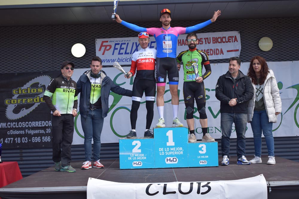 El X Memorial Carlos Cubillo acogió hoy en Rivas-Vaciamadrid el arranque del calendario madrileño de ruta