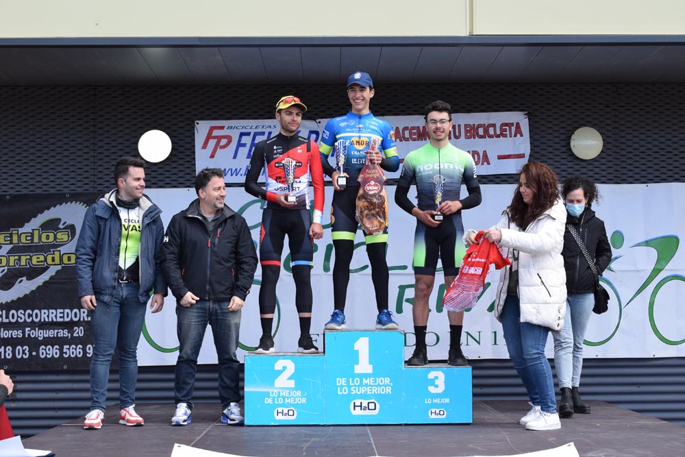 El X Memorial Carlos Cubillo acogió hoy en Rivas-Vaciamadrid el arranque del calendario madrileño de ruta