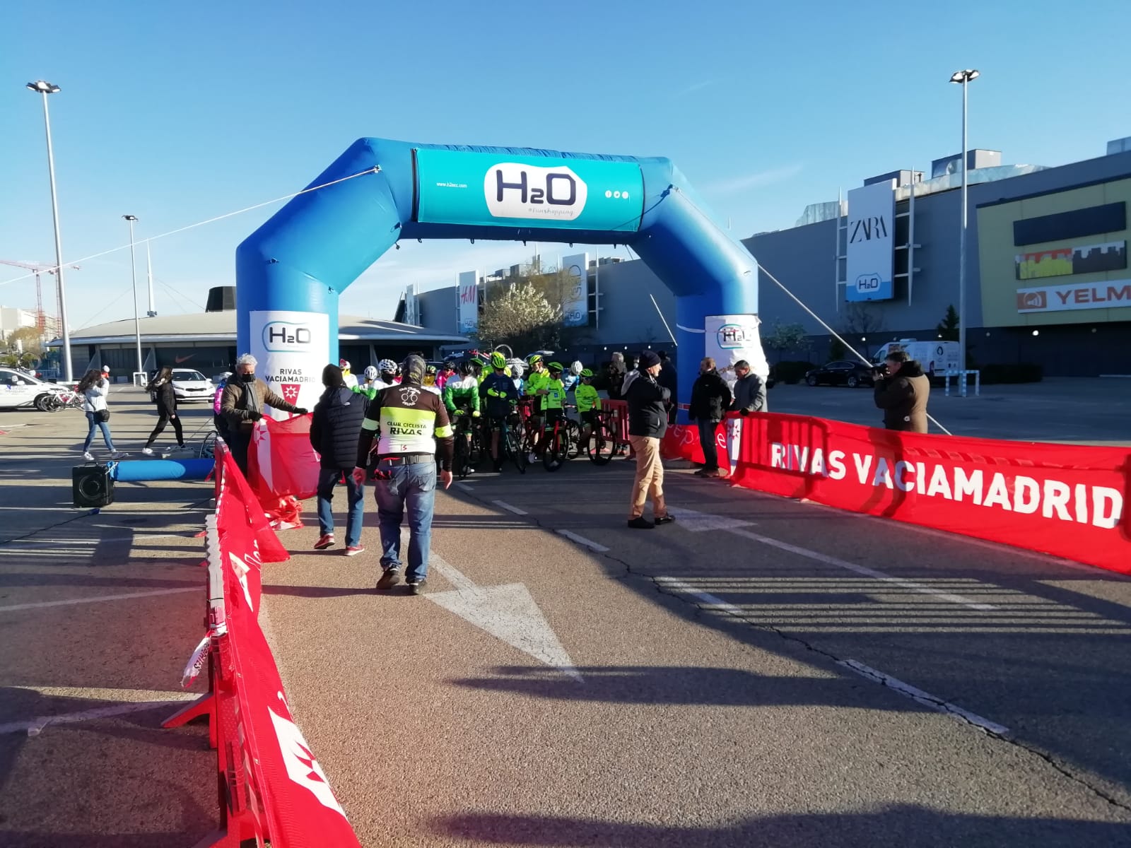 El X Memorial Carlos Cubillo acogió hoy en Rivas-Vaciamadrid el arranque del calendario madrileño de ruta