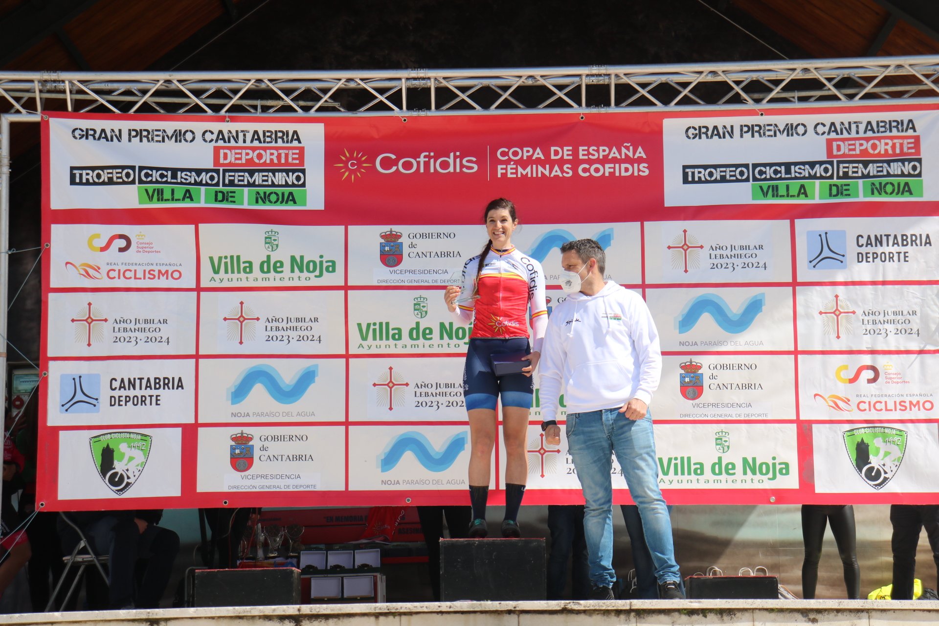 Alba Leonardo, Lucía Ruiz y Paula Ostiz ganan en Noja