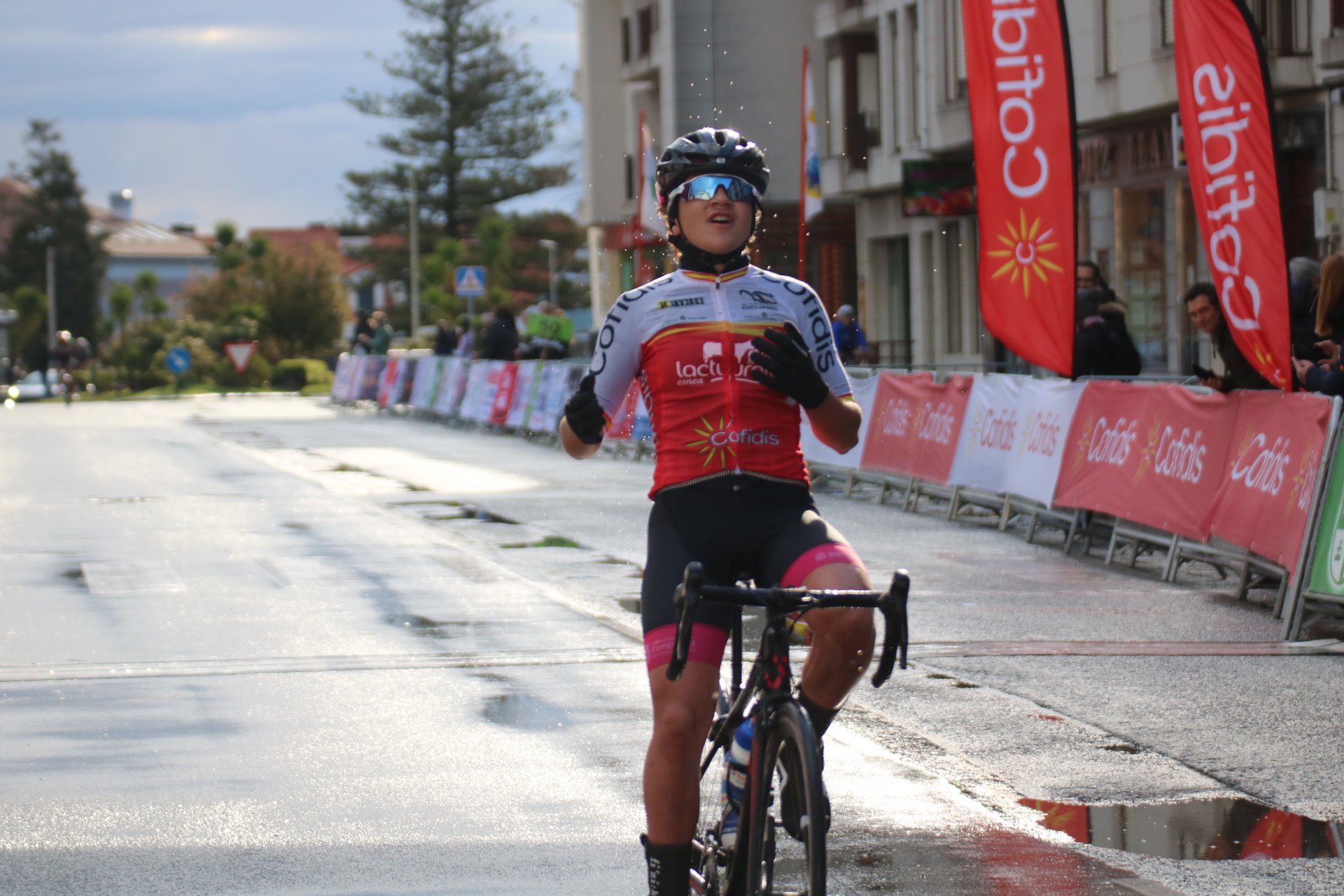Alba Leonardo, Lucía Ruiz y Paula Ostiz ganan en Noja