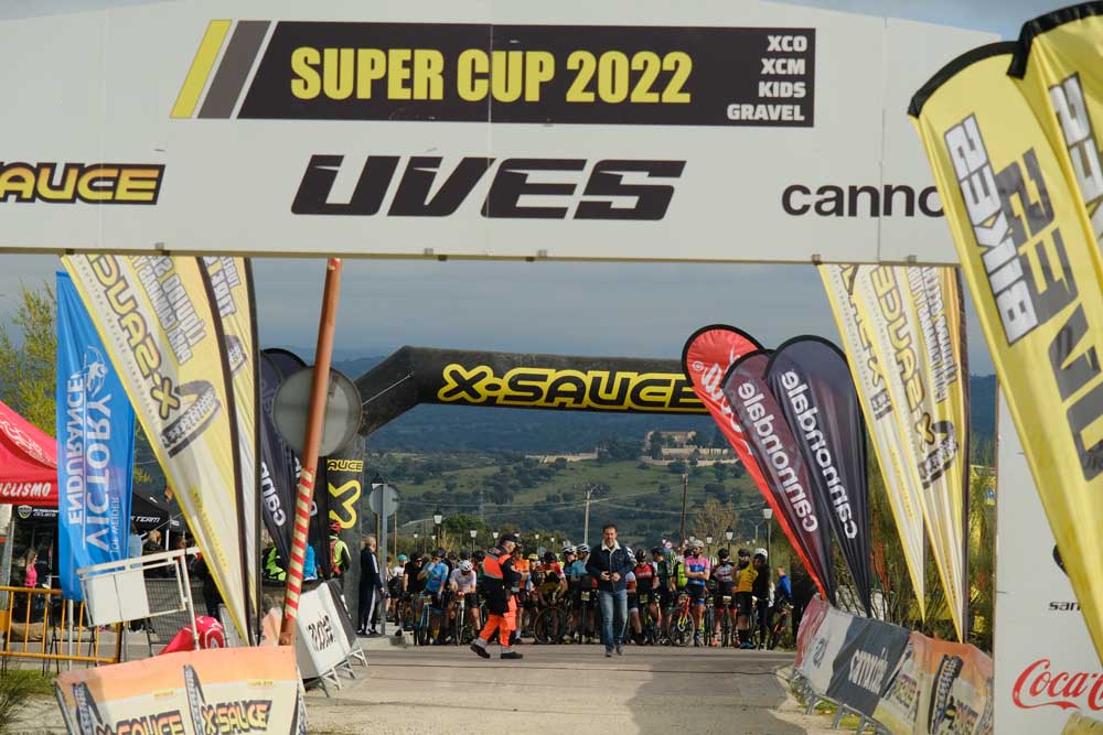 Aldea del Fresno acogió el segundo capítulo de la Super Cup XCM/Gravel+ y coronó a los nuevos campeones autonómicos en ambas especialidades