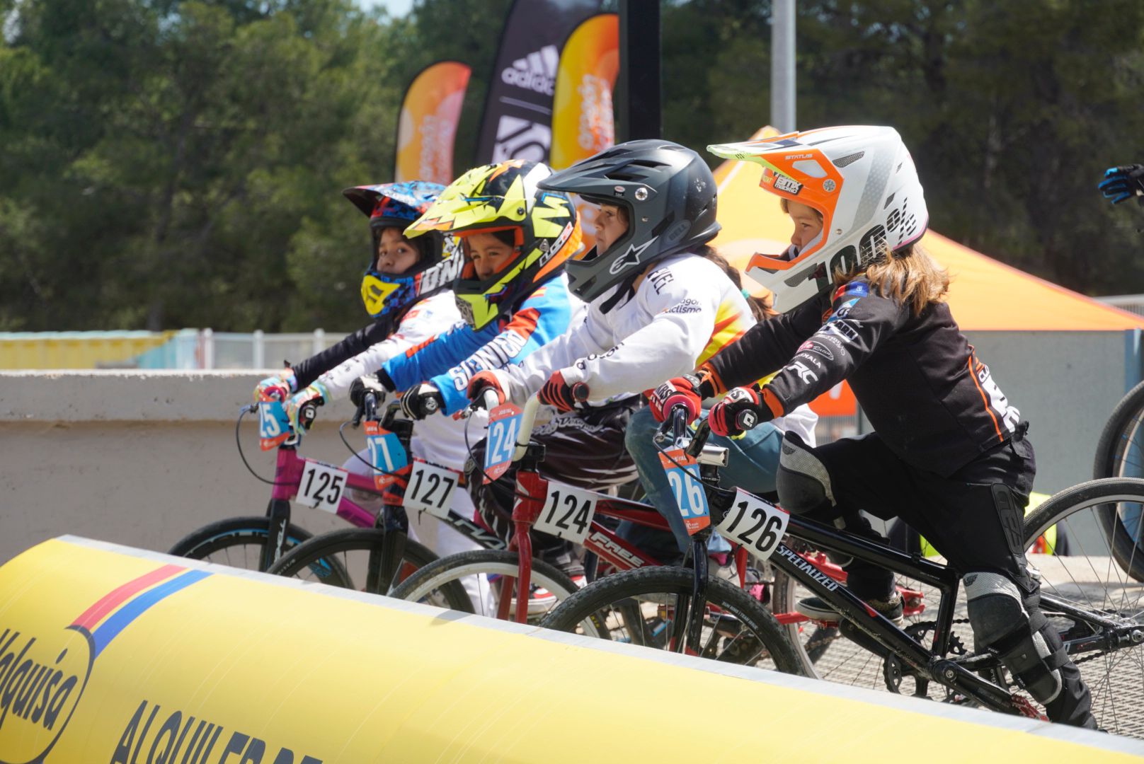 Más de 280 riders participan en la Copa de España de BMX de Zaragoza