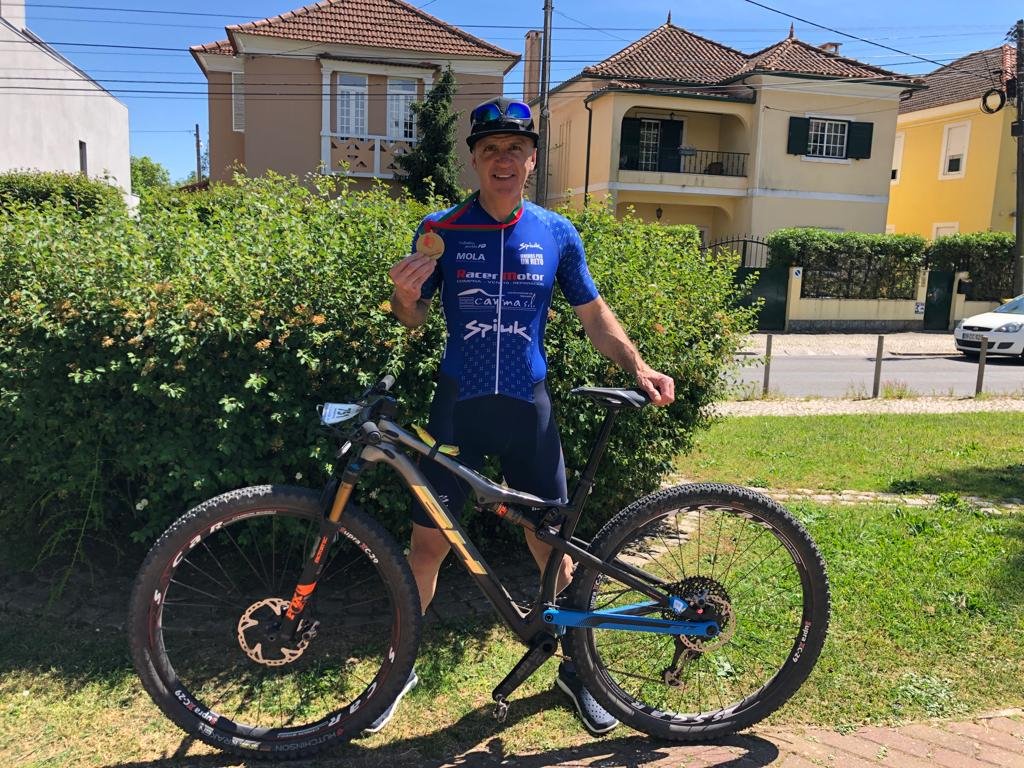 Óscar Negrete doble campeón del mundo de bomberos en Portugal