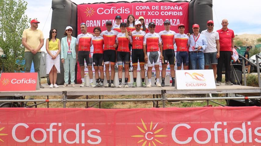 Axel-Roudil-Cortinat-y-Estibaliz-Sagardoy-se-proclaman-vencedores-de-la-Copa-de-Espana-XCO-Cofidis-
