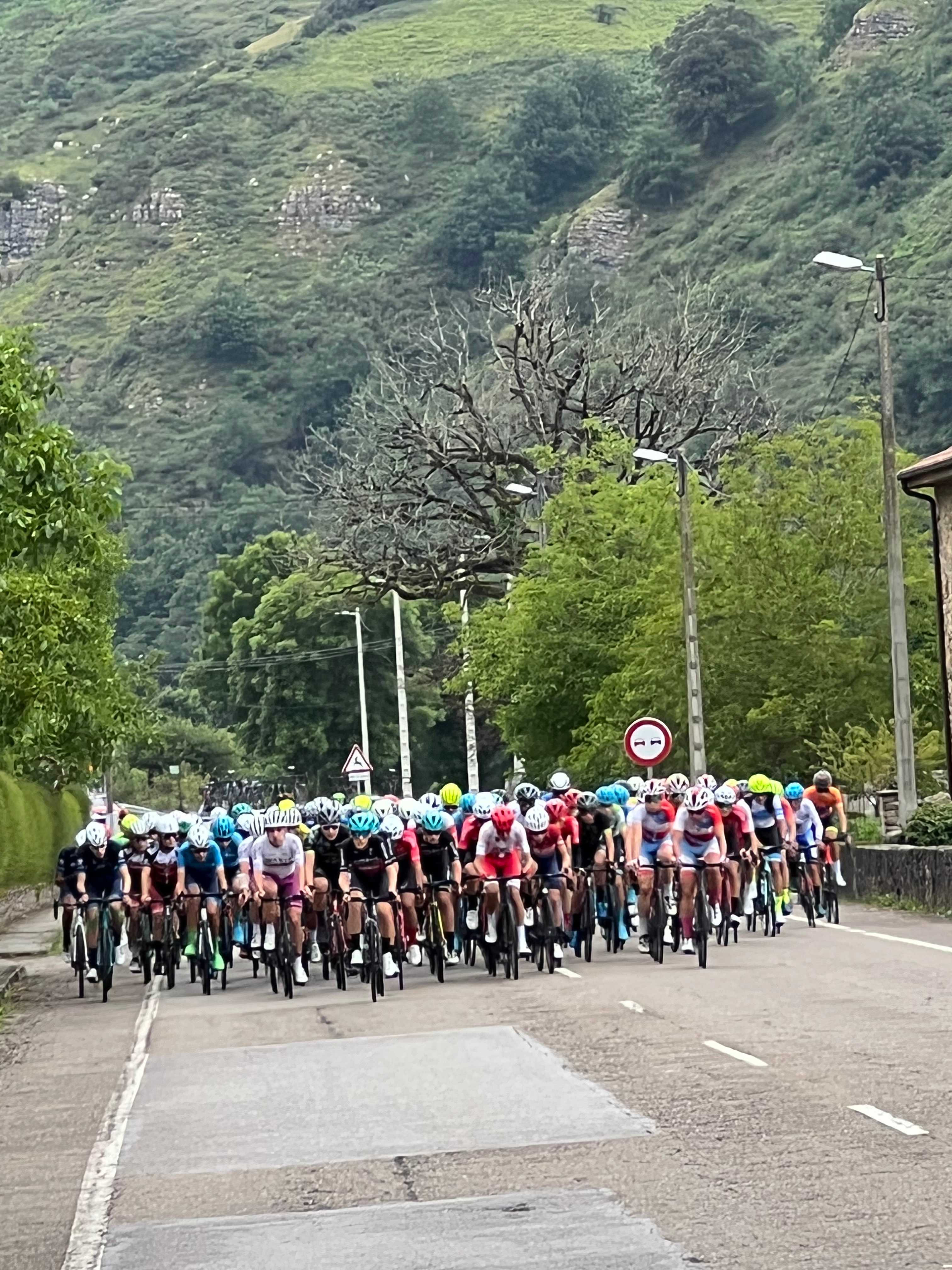 Antonio Morgado se impone en Puente Viesgo en la tercera etapa de la Vuelta al Besaya