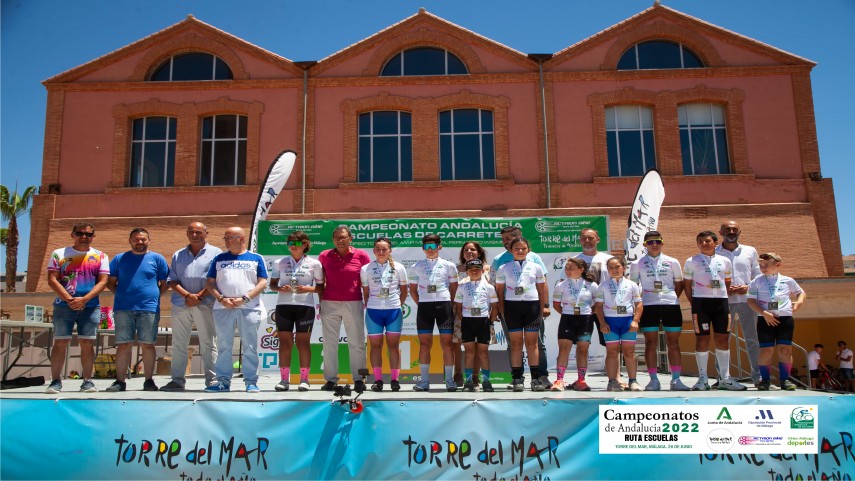 Torre-del-Mar-acogio-la-gran-fiesta-del-ciclismo-andaluz-para-escuelas