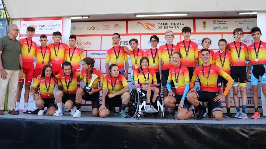 Hector-alvarez-y-Maria-Filgueiras-ganadores-del-Campeonato-de-Espana-de-Escolares