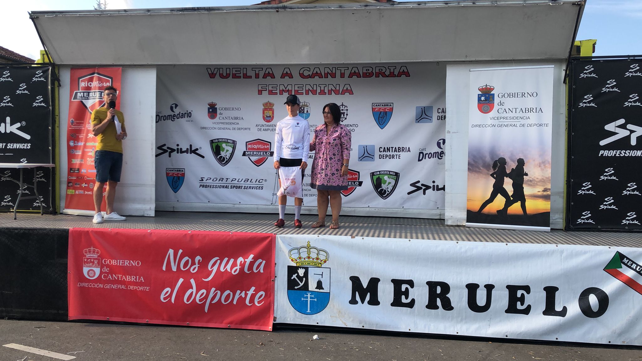 Paula Ostiz y Laura Ruiz encarrilan la Vuelta a Cantabria Femenina