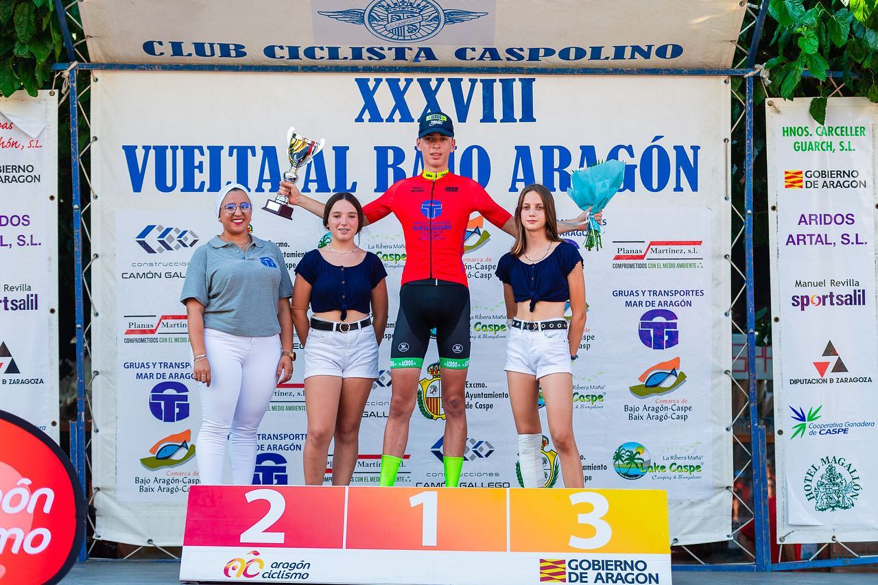 Laura Martínez y Marc Zafra líderes de la XXXVIII edición de la Vuelta al Bajo Aragón