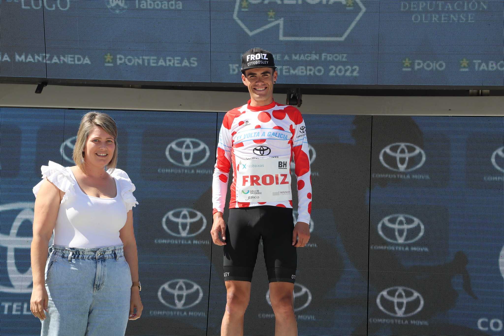 Jorge González anótase a etapa de Ponteareas na coroación de Fernando Tercero como gañador da Volta