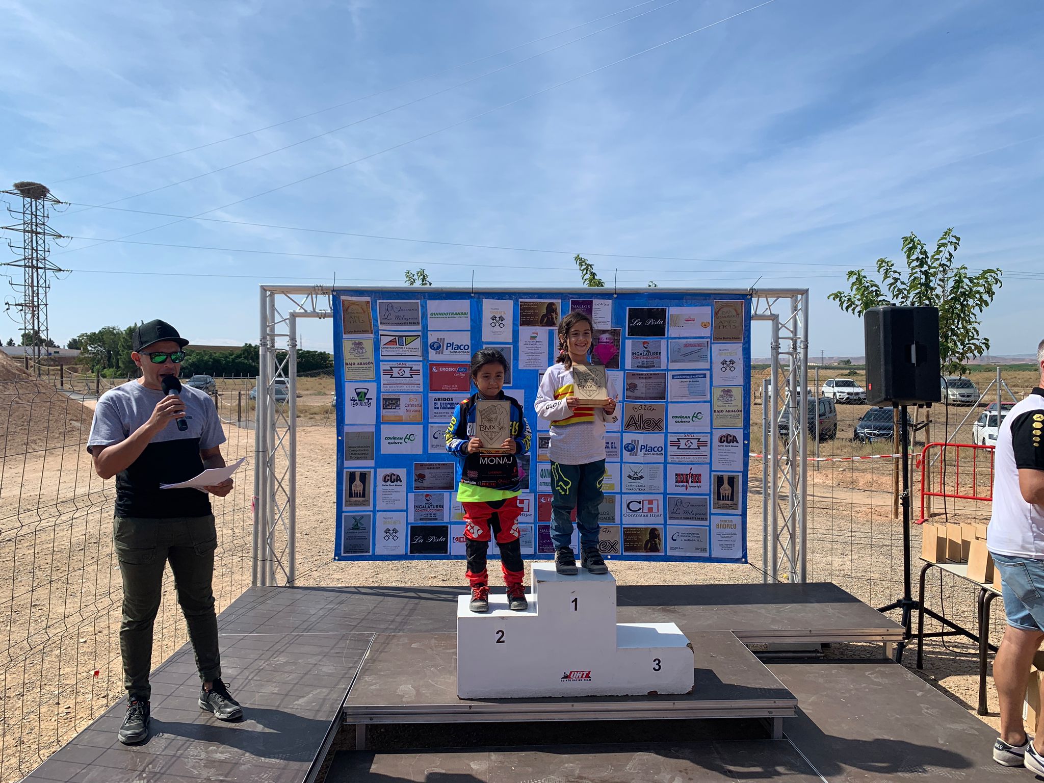 Darío Calvo y Ruth Abad afianzan liderato en la Copa Aragón BMX