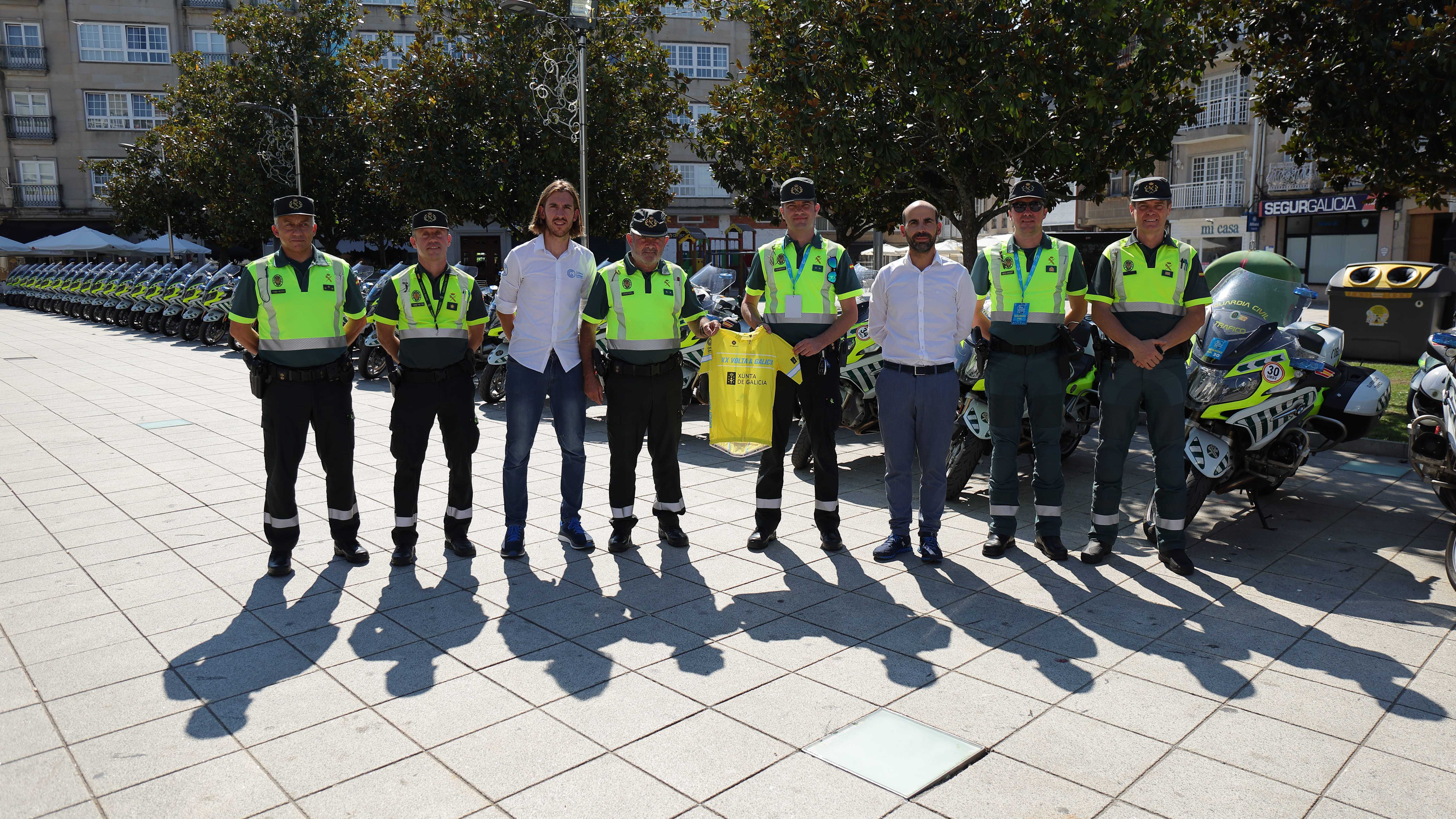 Agradecemento á Garda Civil de Tráfico polo labor desempeñado na XX Volta Ciclista a Galicia