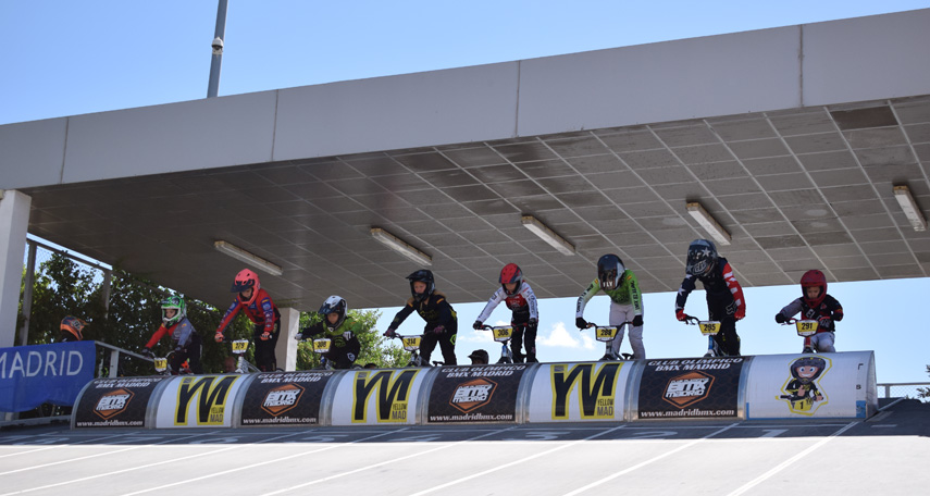 La FMC organiza aulas de BMX en el circuito de Arganzuela promovidas por el Ayuntamiento de Madrid