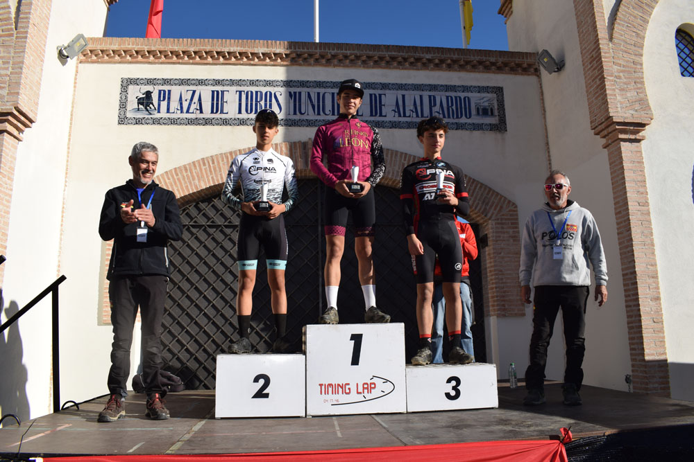 Alalpardo disfruta de más de 300 participantes en el XVII Ciclocross Peña Ciclista Ciclonorte