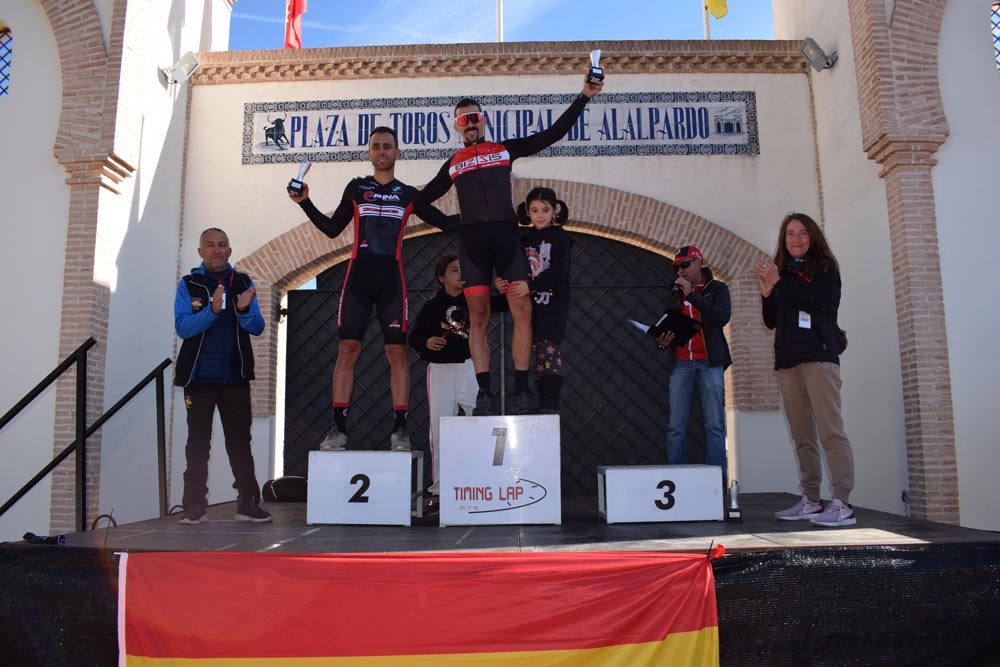 Alalpardo disfruta de más de 300 participantes en el XVII Ciclocross Peña Ciclista Ciclonorte