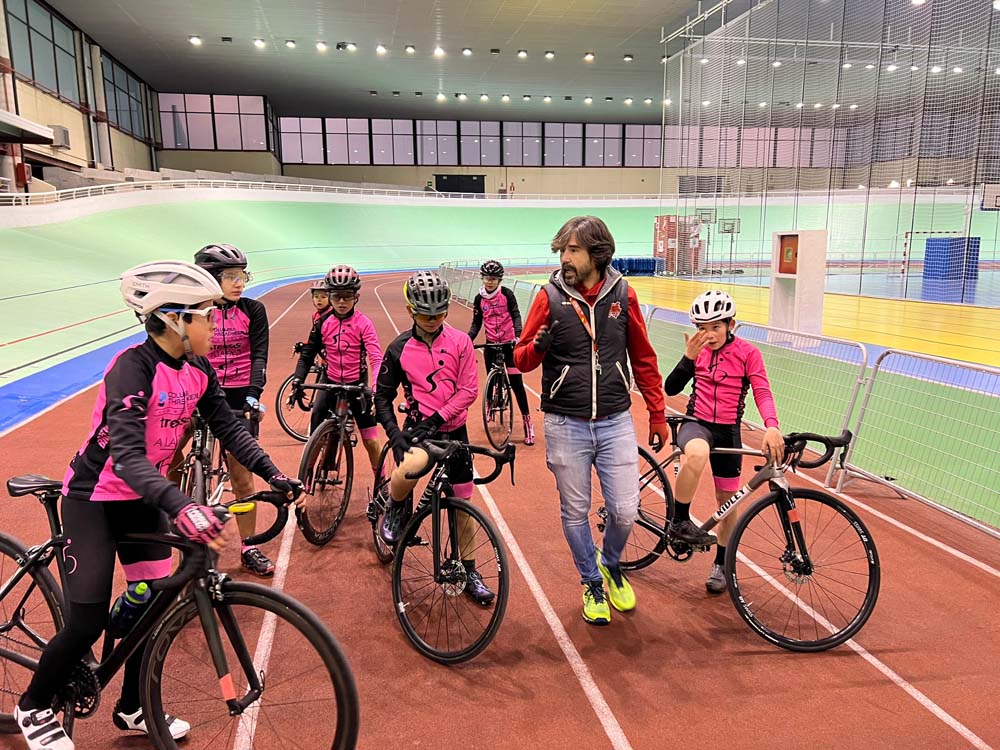 Sesión de pista en Galapagar con la Escuela de Entrenamiento Ciclismo