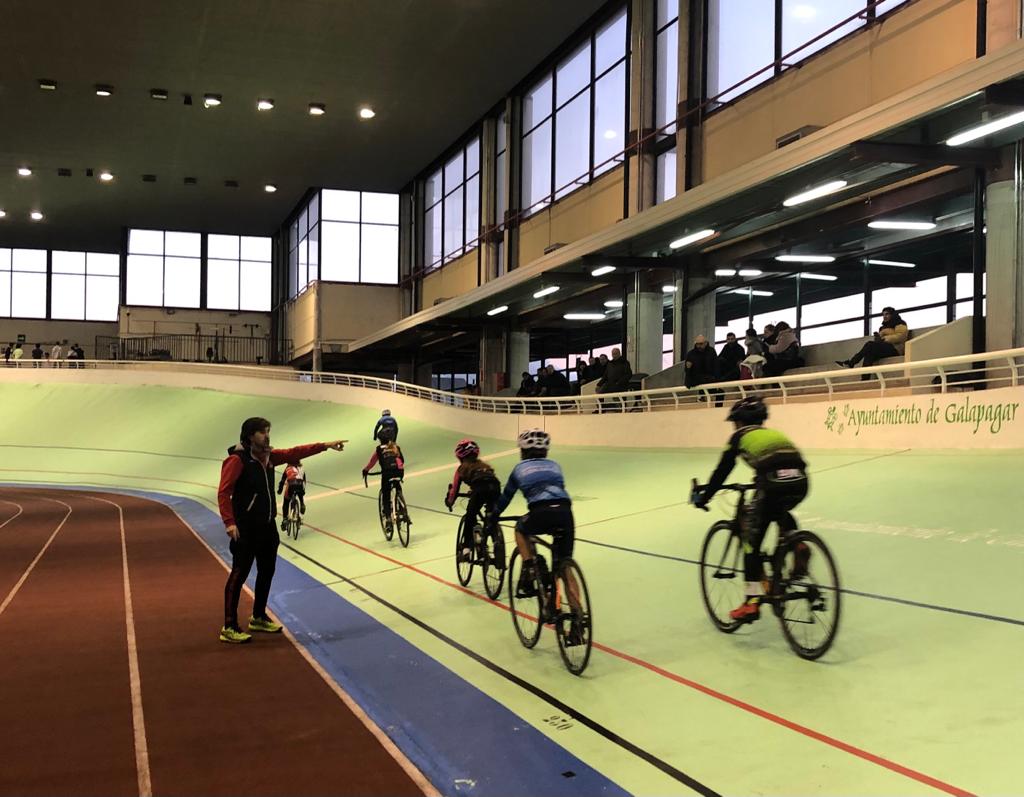 UC Fuenlabrada y Tr3ce Bike, nuevas Escuelas en la sesiones de pista de la FMC
