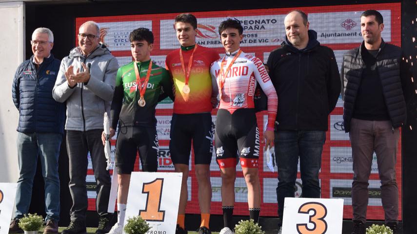 Emilio-Reinoso-devuelve-al-ciclocross-madrileno-a-la-elite-con-su-bronce-junior-en-los-Nacionales-de-Vic