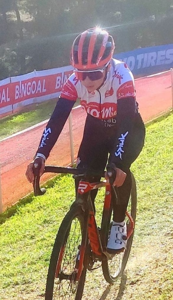 Buena actuación de los ciclistas cántabros en la Copa del Mundo de Benidorm de Ciclocross