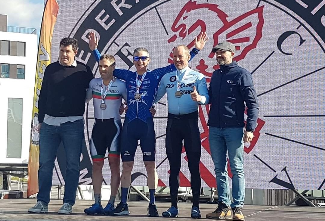 Buena actuación de los ciclistas cántabros en la Copa del Mundo de Benidorm de Ciclocross