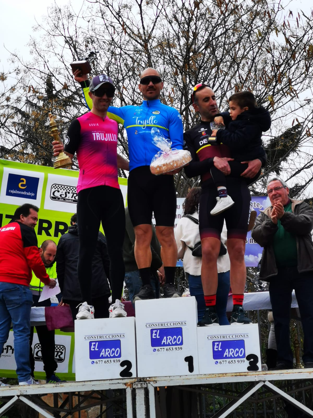 CRISTINA BARRADO Y ALVARO CORBACHO VENCEN EN LA XCMM SOTERRAÑA