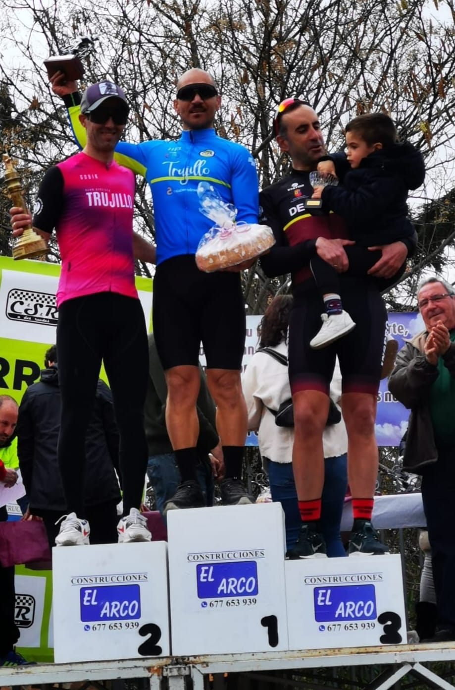 CRISTINA BARRADO Y ALVARO CORBACHO VENCEN EN LA XCMM SOTERRAÑA