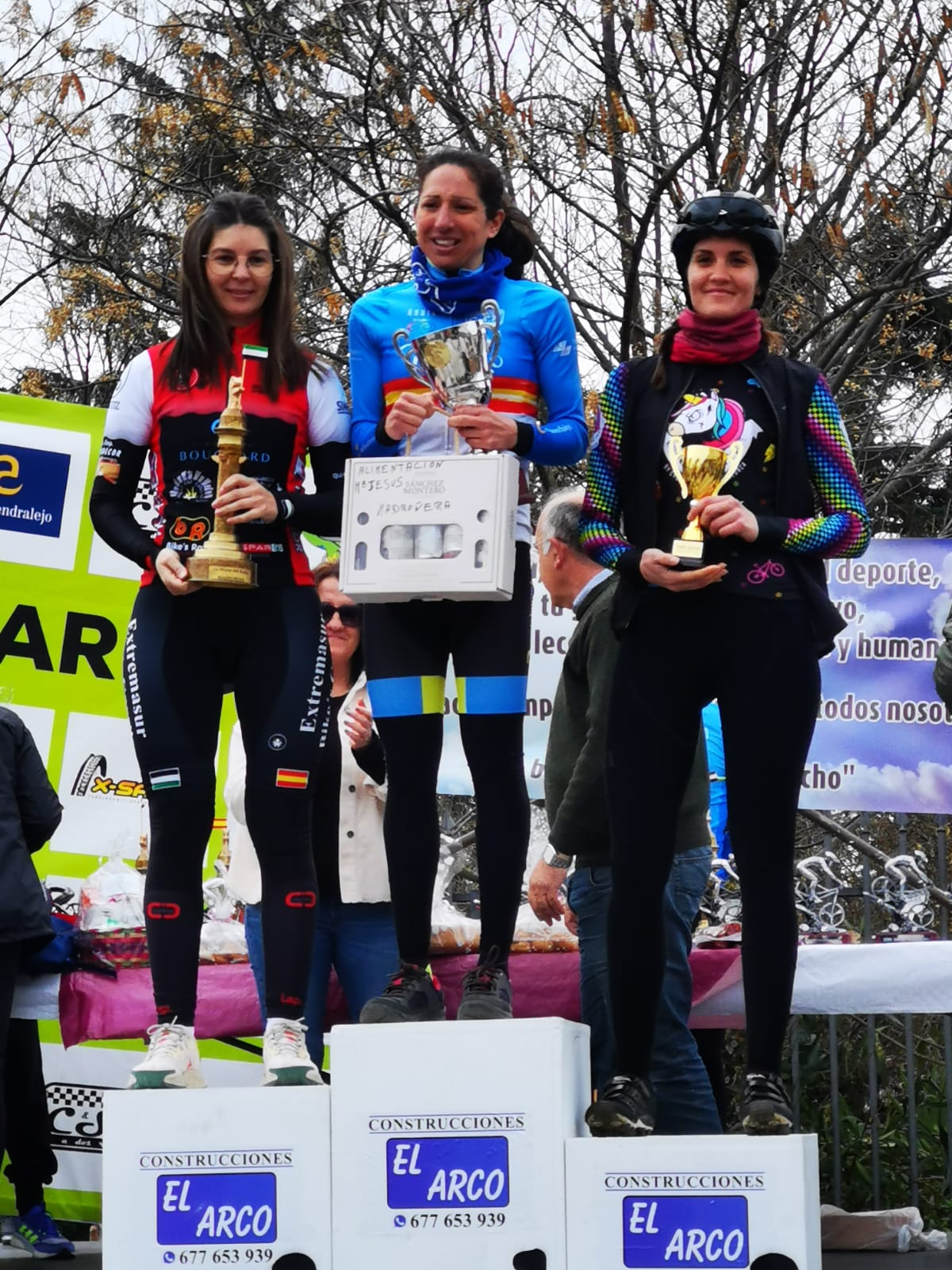 CRISTINA BARRADO Y ALVARO CORBACHO VENCEN EN LA XCMM SOTERRAÑA